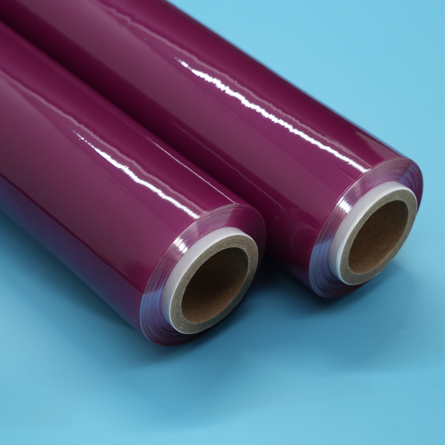 Rollo enorme antivaho de la película adhesiva de la película estirable de la comida del PVC del color púrpura suave para el acondicionamiento de los alimentos